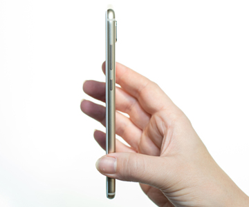 Huawei Mate 20 Lite med stilfuldt design Huawei Mate 20 Lite fra siden