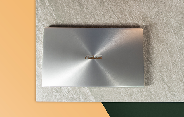 ASUS ZenBook er let, stærk og alsidig ASUS ZenBook er let og kraftfuld