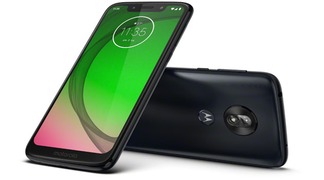 Moto G7 Play Produktbillede af to Moto G7-telefoner på hvid baggrund