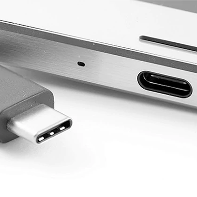 USB-C sikrer en hurtigere opladning og overførsel af data USB-C sikrer hurtigere opladning og overfoersel af data
