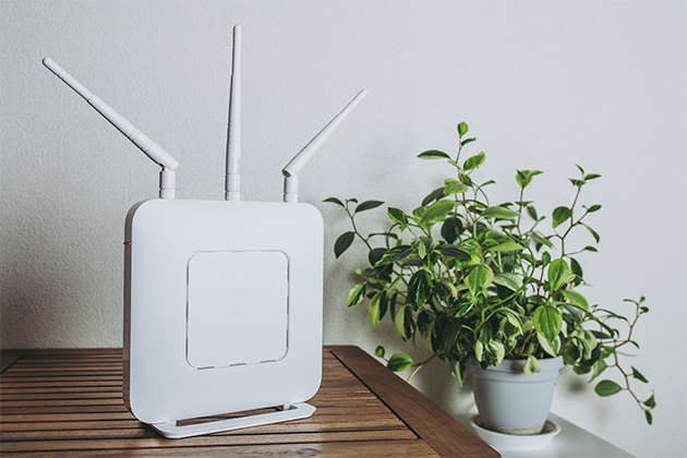 Sådan vipper du antennerne Router på et bord