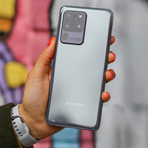 Galaxy S20 Ultra har det største batteri, en Samsung-telefon nogensinde har haft Samsung Galaxy S20 i farven blå set forfa