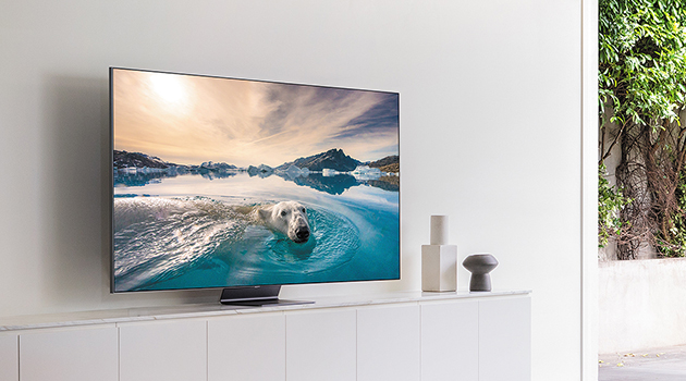 Med anti-refleks slipper du for forstyrrende lyspletter i billedet QLED-TV med høj lysstyrke i et lyst rum