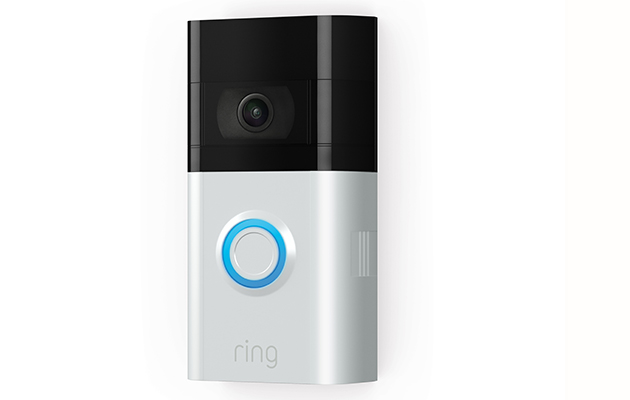 Med Video Doorbell 3 kan du se, høre og tale med besøgende, uanset hvor du befinder dig Ring Doorbell 2