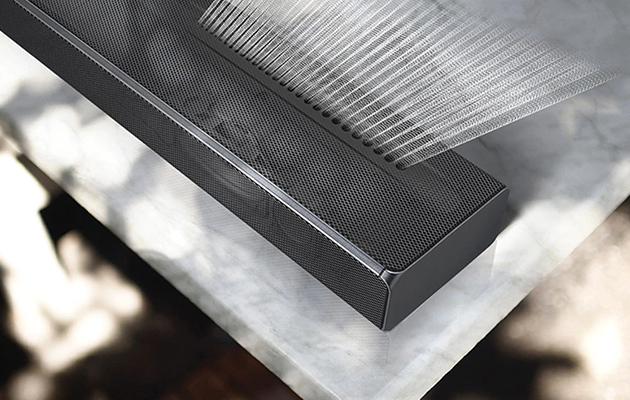 Oplev dybden af bevægelig lyd Soundbar på bord