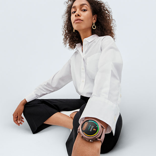 Galaxy Watch 3 er det nyeste smartwatch fra Samsung Samsung Galaxy Watch 3 på armen af kvinde