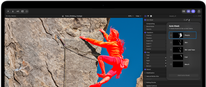 MacBook Pro, Final Cut Pro, Auto Mask-panel, kategorien Personer er valgt, yderligere kategorier: hud, hud og ansigt, hår, mund, en klatrer i røde nuancer, der bestiger en klippe med blå himmel i baggrunden