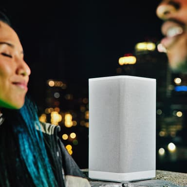 Ultimate Ears Hyperboom transportabel Bluetooth-højttaler (hvid)