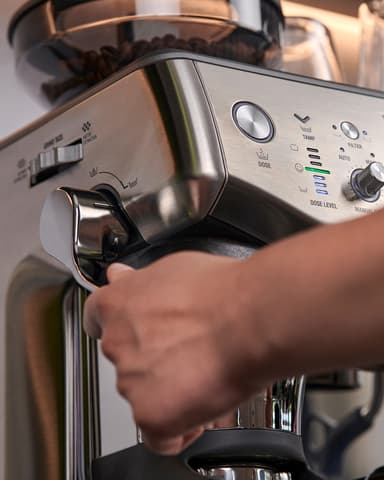 Sage Barista Express Impress espressomaskine (sort stål)