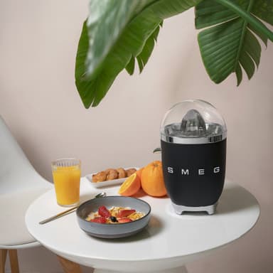 Smeg citruspresser CJF01BLMEU (sort)