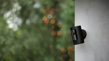 Ring Stick Up Battery sikkerhedskamera med aftageligt batteri (sort)