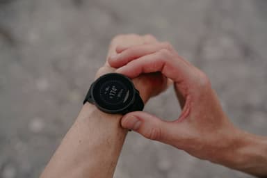 Suunto 9 Peak Pro multisportsur 43mm (sort)