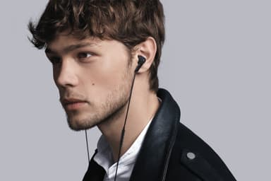 B&O Beoplay E4 in-ear hovedtelefoner (sort)