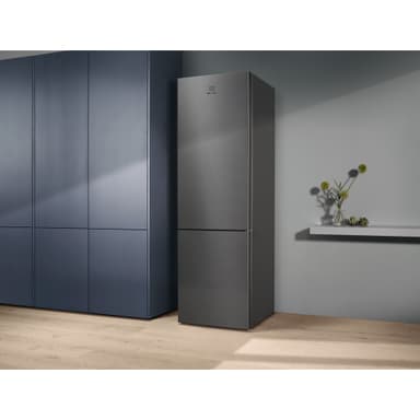 Electrolux Køl/frys kombination LNC7ME34X1 (Stål)