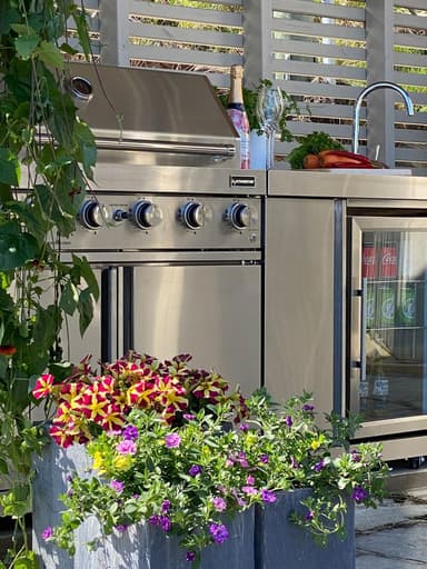Myoutdoorktichen - Fritstående gasgrill med 6 blus og infravarme