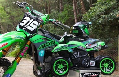 Falk Kawasaki crosser