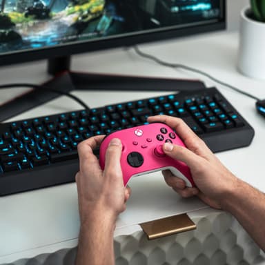 Microsoft Xbox Wireless controller (deep pink)