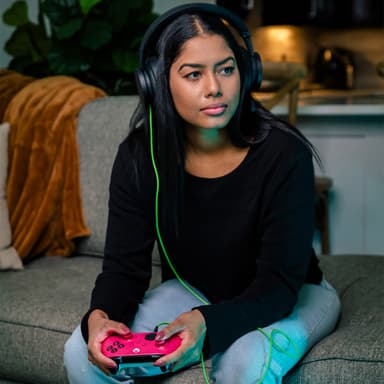 Microsoft Xbox Wireless controller (deep pink)