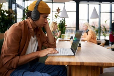 JBL Tune 770NC trådløse around-ear høretelefoner (sort)