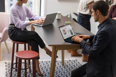 HP EliteBook 640 G9 14" bærbar PC (Sølv)