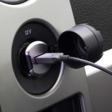 Revolt Enkel 12W USB Bil Lader - Sort/Grå