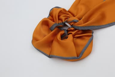 INF Scrunchie med tørklæde detalje Orange