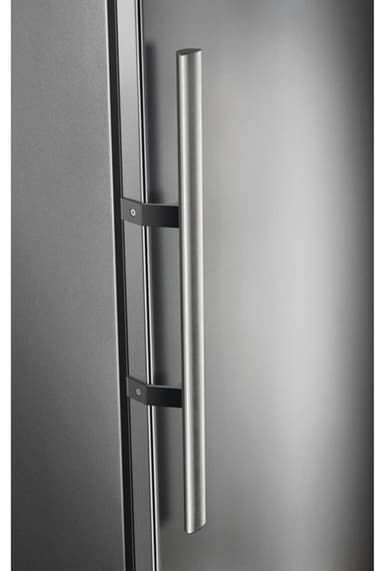 Electrolux køleskab ERE3560MFX