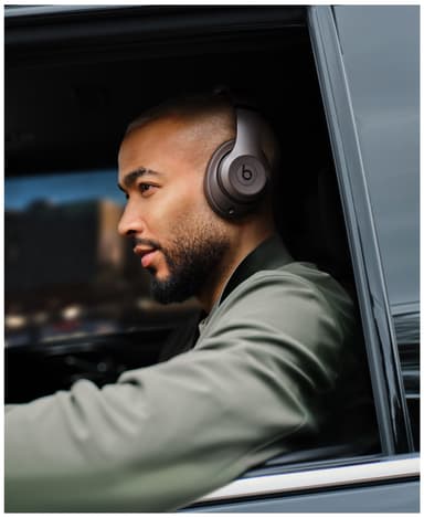 Beats Studio Pro trådløse around-ear høretelefoner (dyb brun)