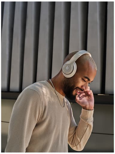 Beats Studio Pro trådløse around-ear høretelefoner (sandsten)