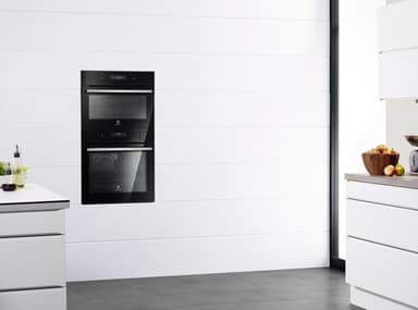 Electrolux kompaktovn EVY7800ZOZ