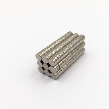 NdFeB magneter för kyl / kontor / whiteboard 100-pack Sølv D5