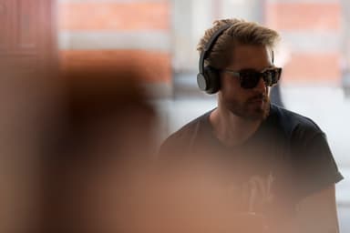 Urbanista Seattle trådløse on-ear hovedtelefoner - sort