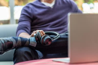 HP Poly Voyager Focus 2-M MS Teams høretelefoner USB-C med opladningsstation