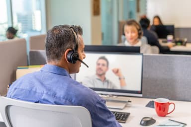 HP Poly Savi 8210 høretelefoner med base