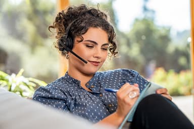 HP Poly Savi 8210 høretelefoner med base
