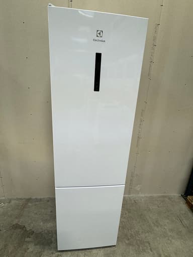 Electrolux køle/fryseskab LNT9ME34W2 - brugt