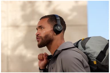 Beats Solo 4 trådløse on-ear høretelefoner (mat sort)