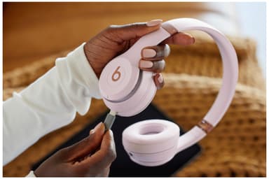 Beats Solo 4 trådløse on-ear høretelefoner (lyserød sky)