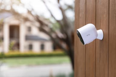 Arlo Ultra 4K trådløst sikkerhedssystem (4-pak)