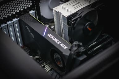 Edge E-Sport stationær gaming-computer 2070/Intel (sort)