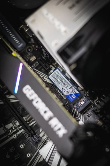 Edge E-Sport stationær gaming-computer 2070/Intel (sort)