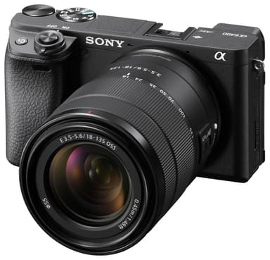 Sony Alpha A6400  kamerahus med 18-135 mm objektiv