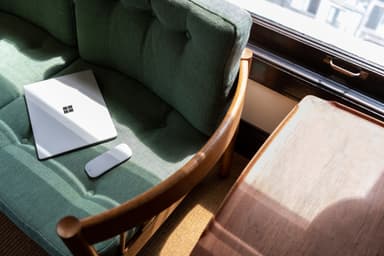 Surface Laptop 2 i7 1 TB Win 10 Pro (platin)