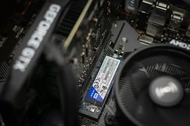 Edge E-Sport stationær gaming-computer 1660Ti/AMD (sort)