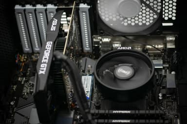 Edge E-Sport stationær gaming-computer 1660Ti/AMD (sort)