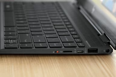 HP Envy x360 13-ar0802no 13,3" 2-i-1 bærbar computer (sort)