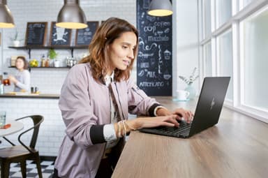 HP Envy x360 13-ar0802no 13,3" 2-i-1 bærbar computer (sort)
