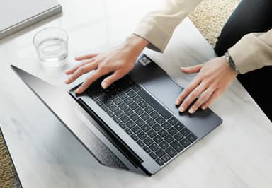 Huawei MateBook 13, Core i5/SSD 256GB/Nvidia MX250 laptop 13" (grå)