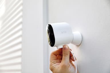 Arlo Pro 3 trådløst kamera 2K QHD sikkerhedssæt (3-pak)