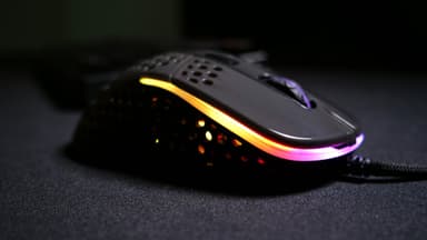 Xtrfy M4 RGB gaming mus (glossy)